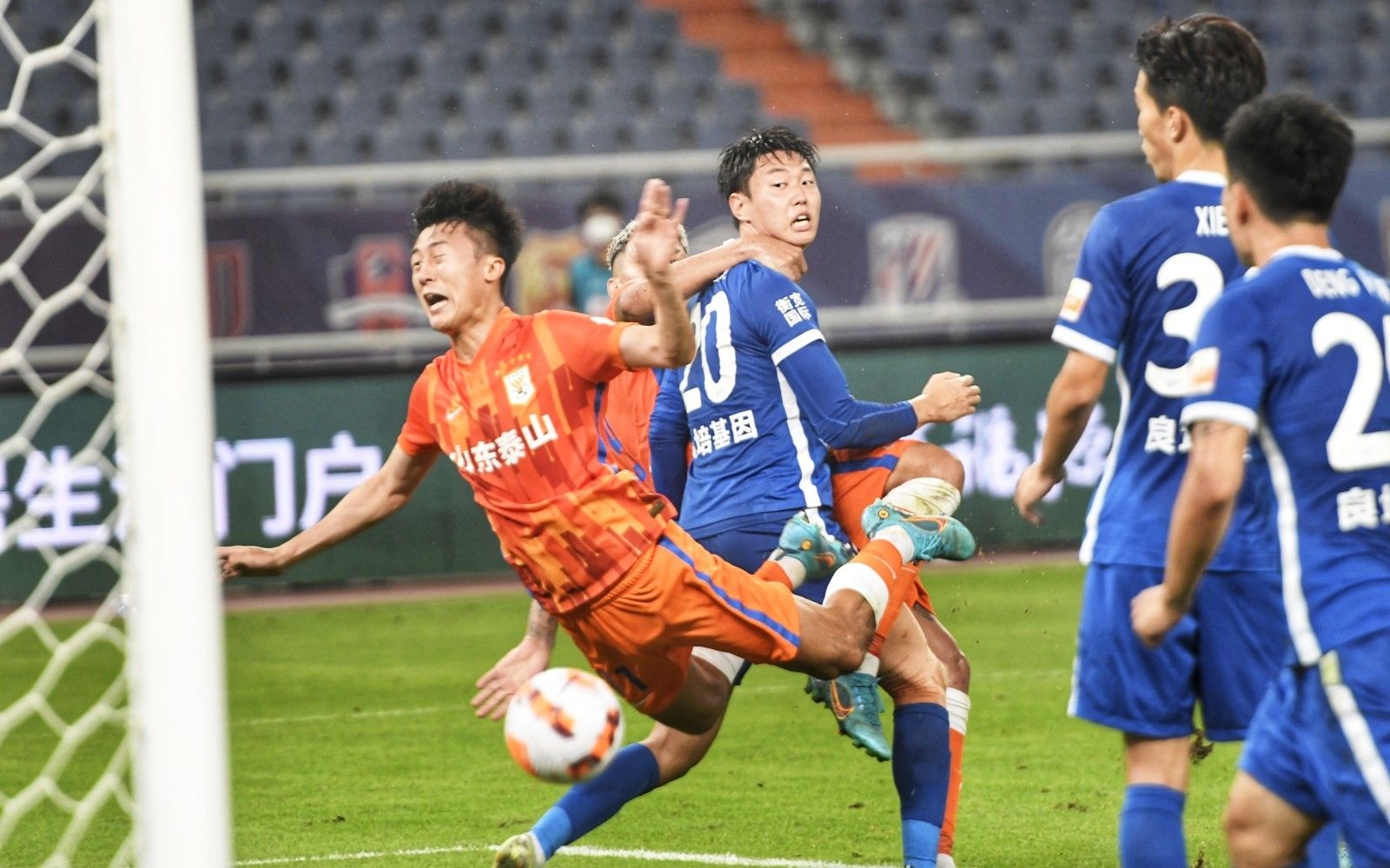 里程碑，弗拉泰西完成了代表国米的第100场比赛（里程碑时刻：弗拉泰西完成国米生涯第100战）