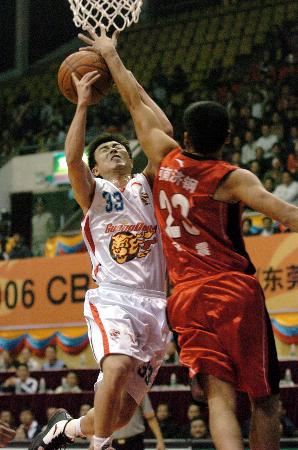 米体：邓弗里斯合同中有2500万欧解约条款，每年都会生效（米兰体育报：邓弗里斯合同设有2500万欧解约金，条款每年可触发）