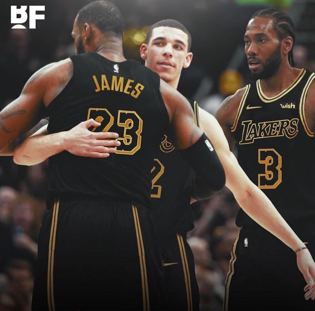 随着AC米兰3-2大逆转，意甲最新积分榜出炉：榜首易主+前三重洗牌（AC米兰3-2逆转，意甲新积分榜出炉：榜首易位，前三重排）