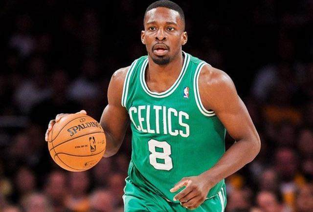 小瓦格纳、班凯罗、萨格斯伤病缠身，近两赛季仅17场同场竞技（伤病困扰小瓦格纳、班凯罗与萨格斯，近两季仅17场同场出战）