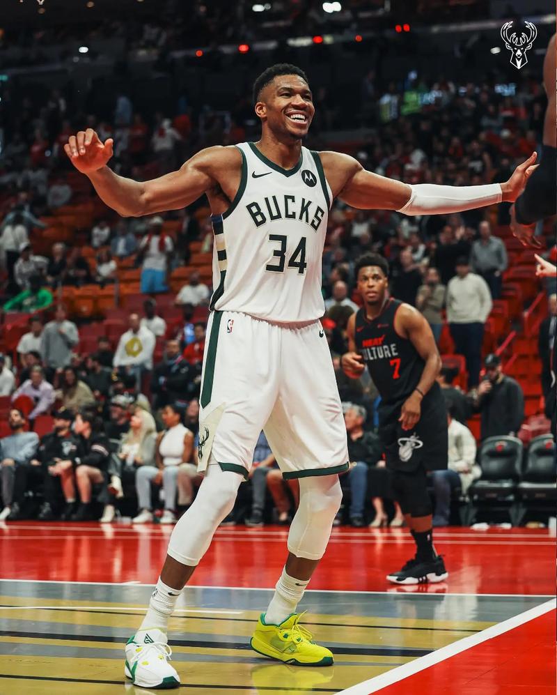 罗克从巴萨外租至巴甲，身价暴涨，现为巴甲最高，状态回升，成功摆脱困境。（巴萨外租罗克赴巴甲，身价跃升联赛第一，状态回暖摆脱低迷）