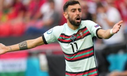 罗马诺：米兰和戴维没接触，球员经纪人否认所有冬窗离队传闻（罗马诺称：米兰与戴维无接触，球员经纪人驳斥全部冬窗离队传闻）