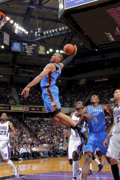 英超战报：佳夫双响，纽卡4-1埃弗顿，获联赛客场首胜（英超快讯：佳夫梅开二度，纽卡斯尔4-1击退埃弗顿，收获联赛客场首胜）