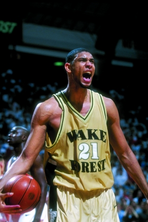 足球中超豪门再爆冷门，争冠格局突然大变（中超豪强再爆冷，冠军争夺格局骤变）