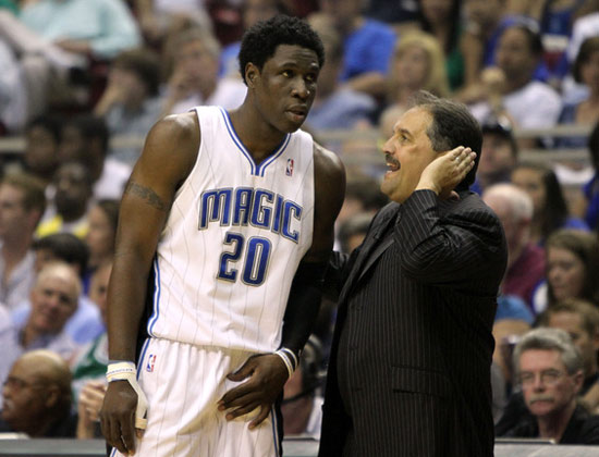 尤文王朝崩塌前夜！8000万神锋轰然倒下（尤文盛世将尽：8000万锋霸突然倒下）