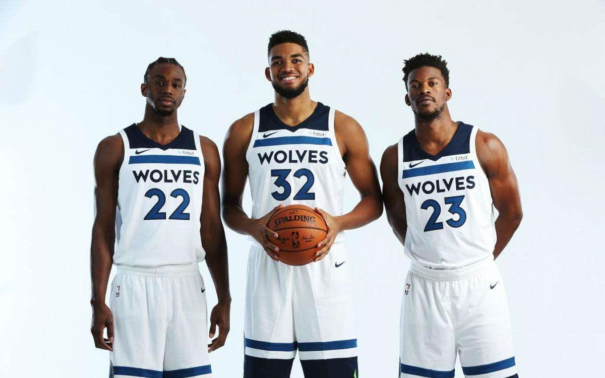 这谁顶得住啊？雷霆首节狂轰45分！9人登场均有得分入账（雷霆首节飙下45分，9人出场全员开胡，谁能招架？）