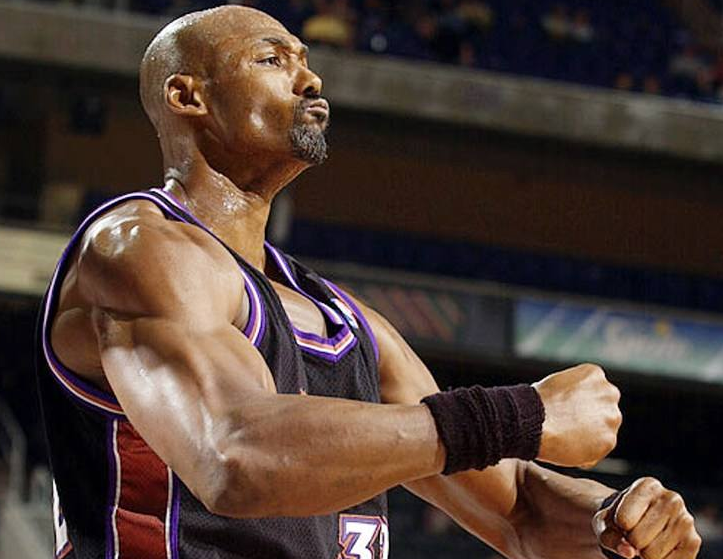 米体：路易斯-恩里克表现欠佳，没把握住这次宝贵的首发机会（米体：路易斯-恩里克发挥低迷，未能把握难得的首发良机）