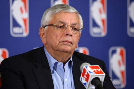 弗拉格：欧文一直在照顾全队，他是一位很棒的老将（弗拉格盛赞欧文对球队照顾周到，是位出色的老将）