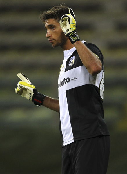 不是太稳！郭艾伦半场5中2拿到7分4板1助 3失误&被王少杰大帽（状态欠佳！郭艾伦半场5投2中拿7分4篮板1助攻，3次失误+遭王少杰大帽）