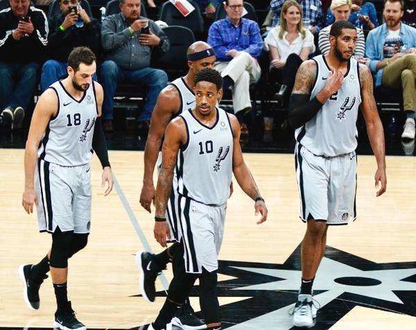 TA：切尔西摆脱单核困境，帕尔默缺席反而让球队进攻火力爆发（TA：切尔西告别单核依赖，帕尔默缺阵反促球队火力井喷）