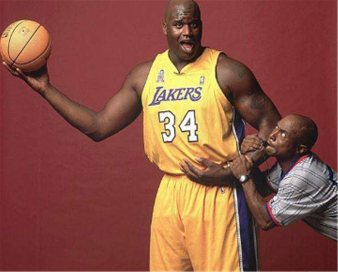 欧罗巴夺冠赔率：曼联领跑缩水 热刺降至1赔2（欧联杯夺冠赔率更新：曼联仍居首且赔率走低，热刺下调至1赔2）