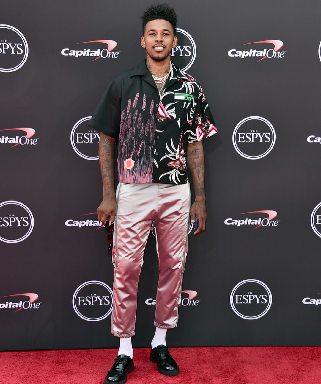 英超第15轮：B费2射1传姆伯莫芒特破门 曼联4-1狼队（英超第15轮：B费梅开二度并送助攻，姆伯莫与芒特破门，曼联4-1大胜狼队）