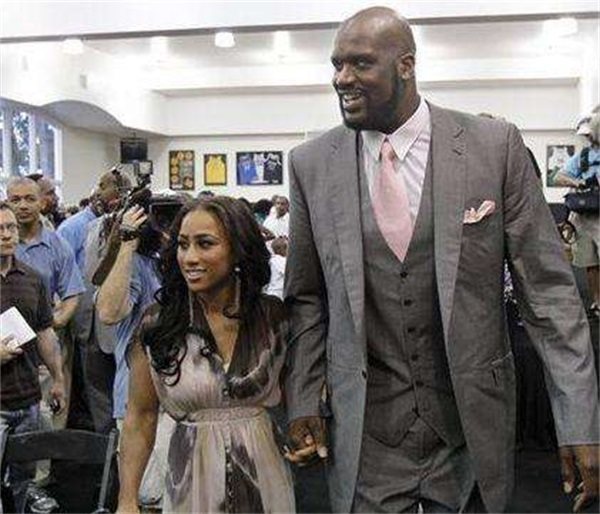 2025／26赛季英超：阿斯顿维拉VS阿森纳！英超第三大战英超榜首球队（2025／26英超：阿斯顿维拉迎战阿森纳，第3名挑战领头羊！）