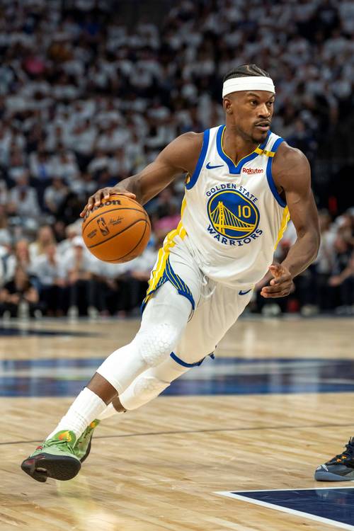 国脚连续两轮关键进球（国脚连续两轮斩获关键球）