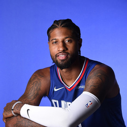 哈兰德自英超首秀以来13次中框，同期仅次于努涅斯和B费（哈兰德英超至今13次击中门框，仅逊努涅斯与B费）