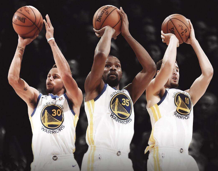 五人制足球速度与配合技巧解析（五人制足球中的速度运用与团队配合要诀）