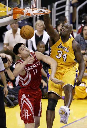 苏超奖杯由徐州企业使用3D打印打造，使用航天级钛合金（苏超冠军奖杯由徐州企业3D打印完成，采用航天级钛合金材质）