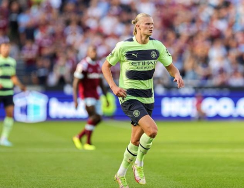 博格巴投资全球首支现代化专业赛驼队，成为其股东和大使（博格巴入股全球首支现代化职业赛驼队，出任形象大使）