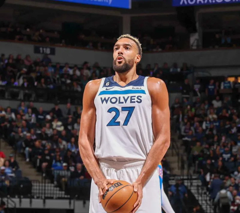 德国杯1／4决赛抽签：拜仁vs莱比锡，勒沃库森vs圣保利（德国杯八强对阵出炉：拜仁碰莱比锡，勒沃库森对圣保利）